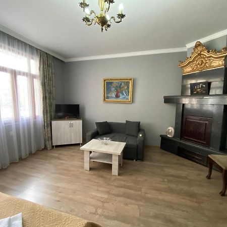 Cozy Studio On Europe Square Μπατούμι Εξωτερικό φωτογραφία