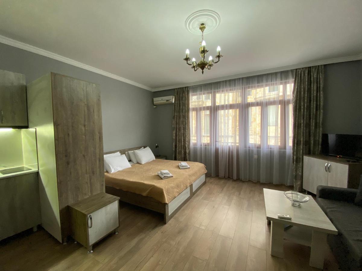 Cozy Studio On Europe Square Μπατούμι Εξωτερικό φωτογραφία