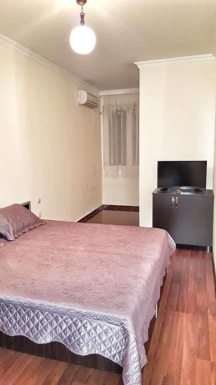 Cozy Studio On Europe Square Μπατούμι Εξωτερικό φωτογραφία