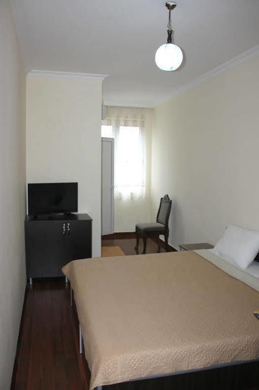 Cozy Studio On Europe Square Μπατούμι Εξωτερικό φωτογραφία